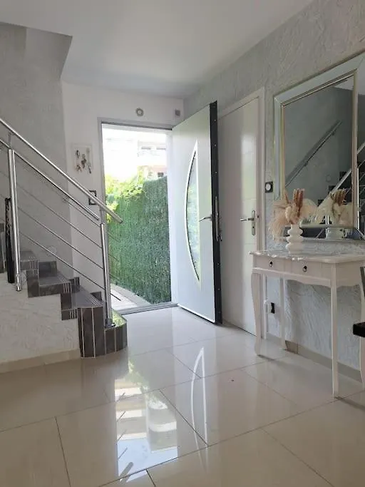 Belle Maison 3 Chambres 3Min Des Plages De Juan Les Pins 8Personnes Antibes 0*,  France
